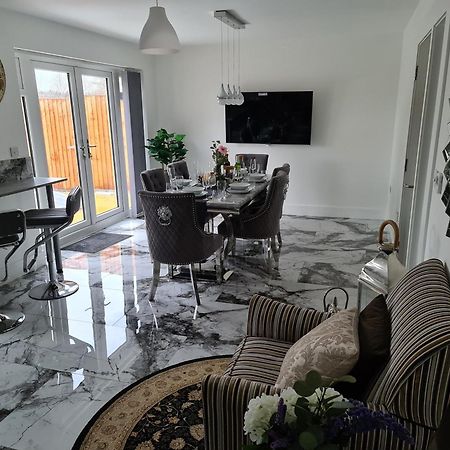 Sav 5 Bed Luxury Detached House In Leicester Humberstone Kültér fotó