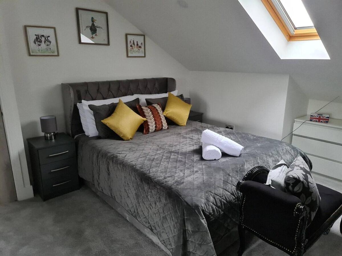 Sav 5 Bed Luxury Detached House In Leicester Humberstone Szoba fotó