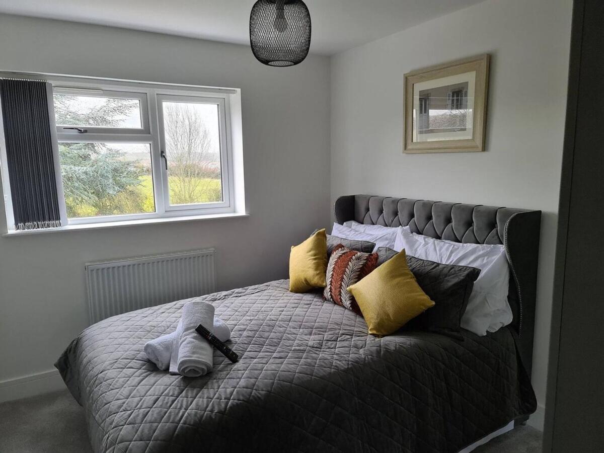 Sav 5 Bed Luxury Detached House In Leicester Humberstone Szoba fotó