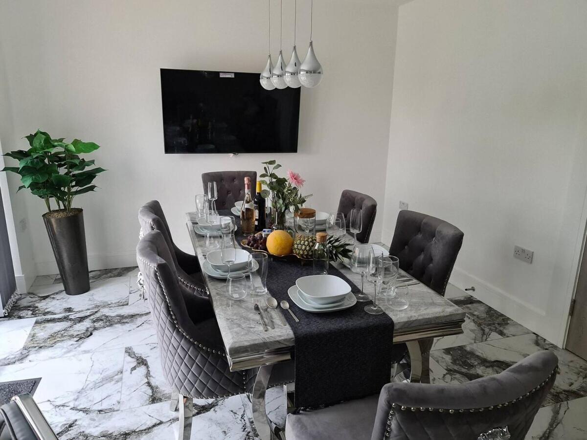 Sav 5 Bed Luxury Detached House In Leicester Humberstone Szoba fotó